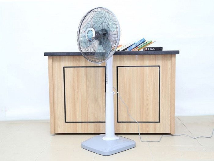 Quạt đứng Sharp PJS-1625RV