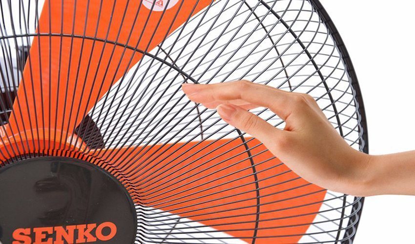 lồng Quạt treo tường Senko T18 khít