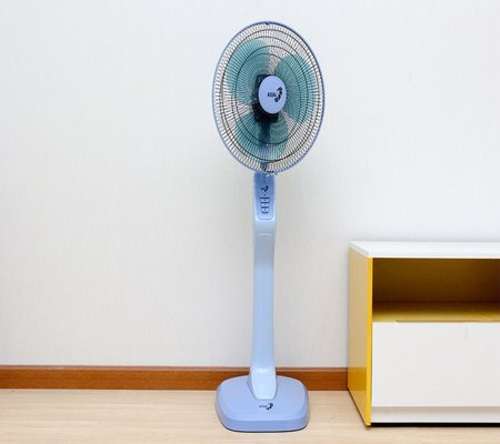 Quạt đứng Asia D16017 - Hàng chính hãng